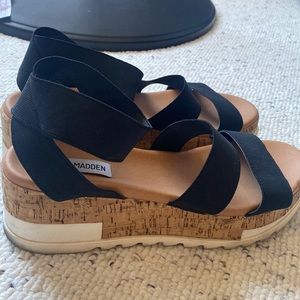 Belladonna Ankle Strap Wedge Sandal
STEVE MADDEN